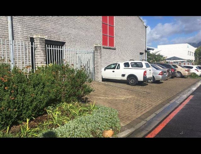 820M² WAREHOUSE TO LET IN EPPING INDUSTRIAL